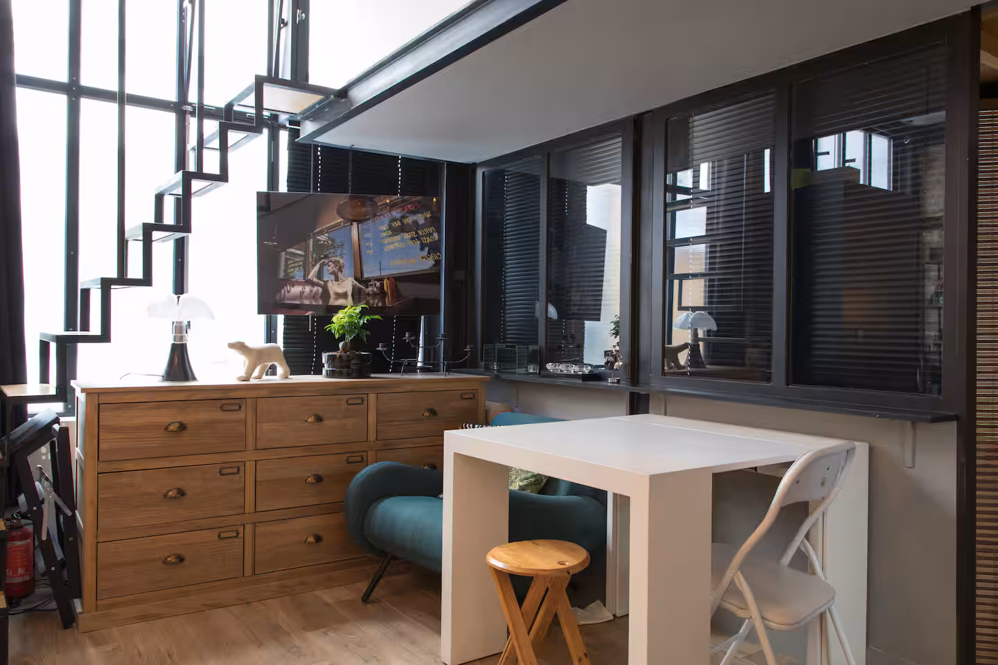 Coin repas sous verrière, appartement géré par Le Double des Clés
